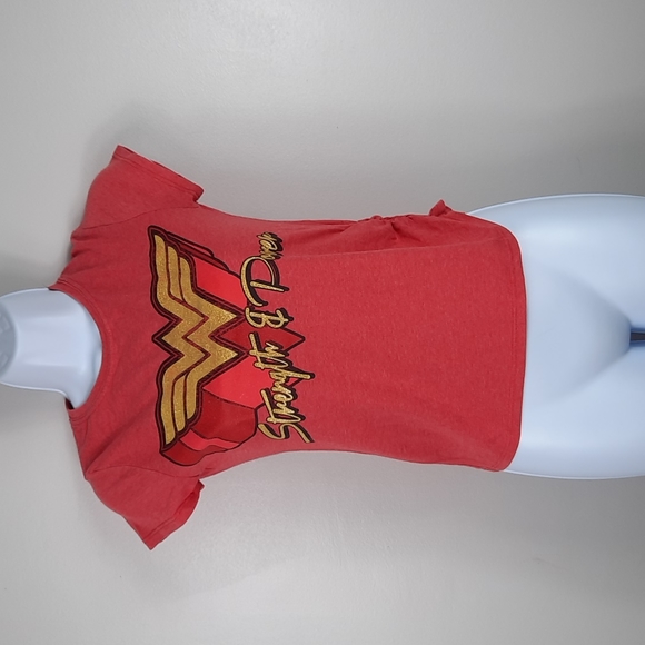 Wonder Woman T-Shirt - Picture 1 of 8